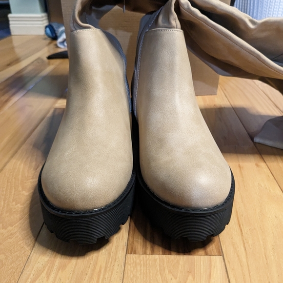 Dirty Laundry™ Manifest Boot in natural smooth - Picture 9 of 10